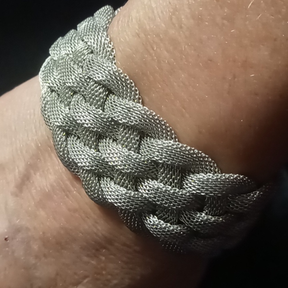 Chico's Designer Magnetic Clasp Silver Braided Bracelet Mesh Like New 8 In. Long